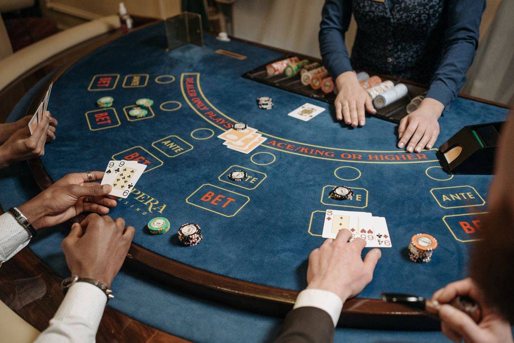 Ilustrasi artikel: Strategi Dasar Poker Online